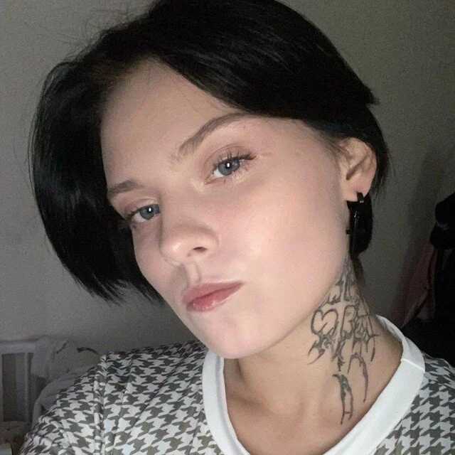 CharisDagesse — FansOnlyX creator profile