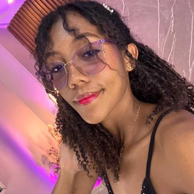 isa_robbi — FansOnlyX creator profile