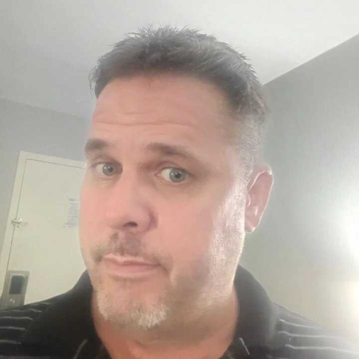 watchingme — FansOnlyX creator profile