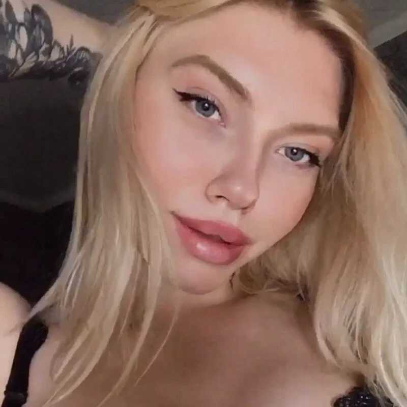Lisaaa_Alisa — FansOnlyX creator profile