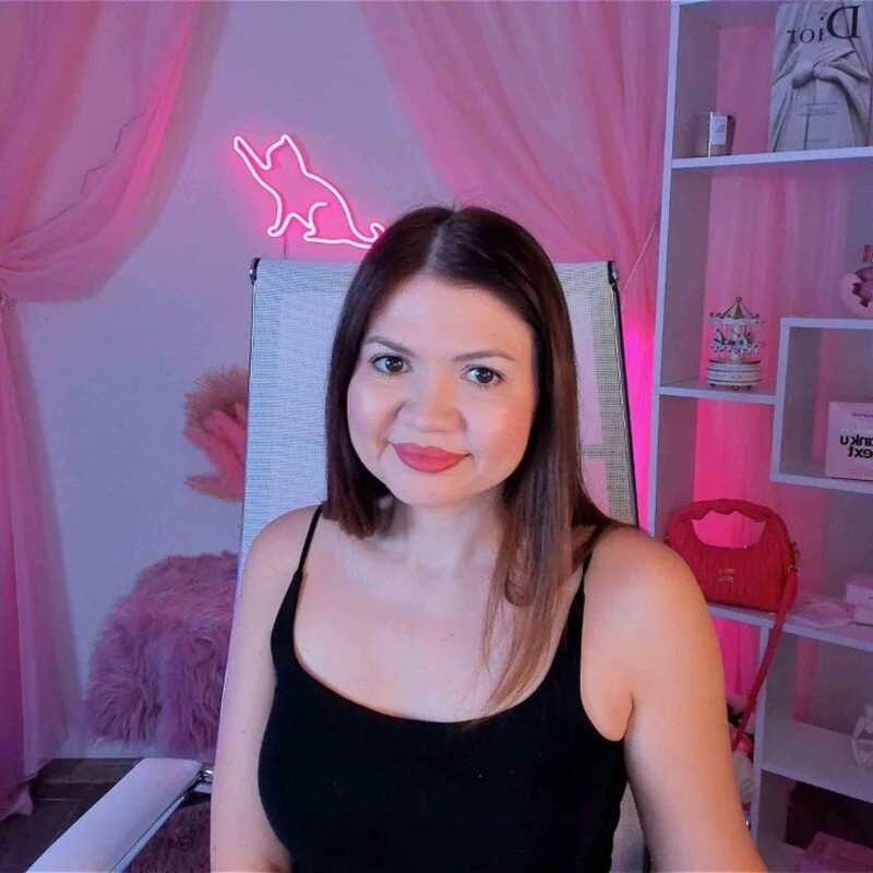 ElaraWynne — FansOnlyX creator profile