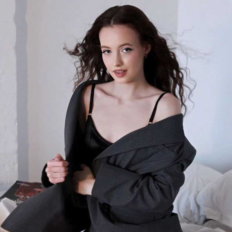 SallyPinkman — FansOnlyX creator profile