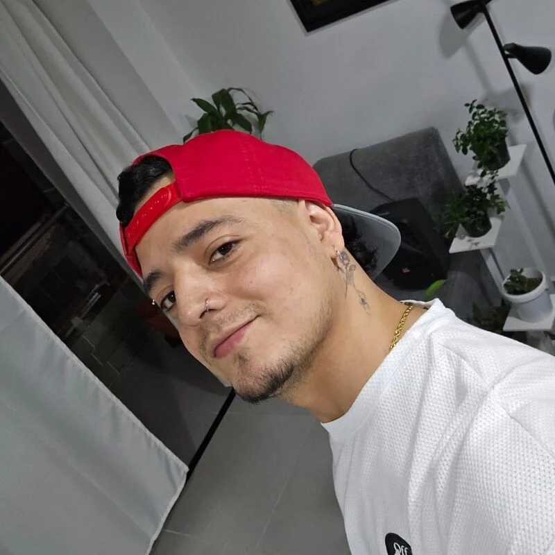 alejandro_calderon1 — FansOnlyX creator profile