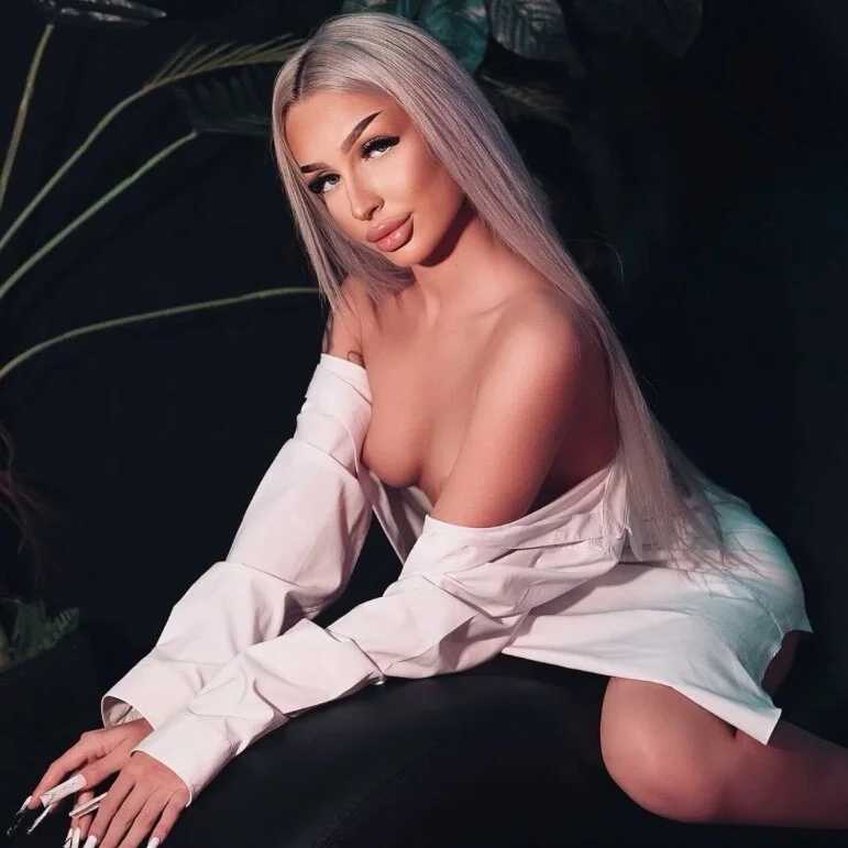ArianaXO_ — FansOnlyX creator profile
