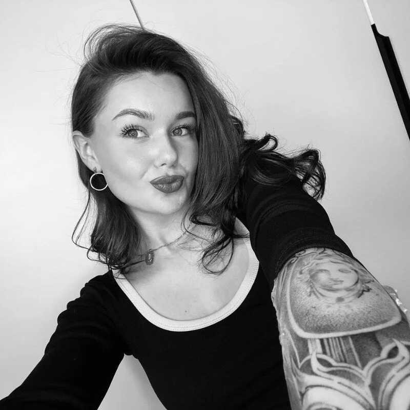 AvaFlower — FansOnlyX creator profile