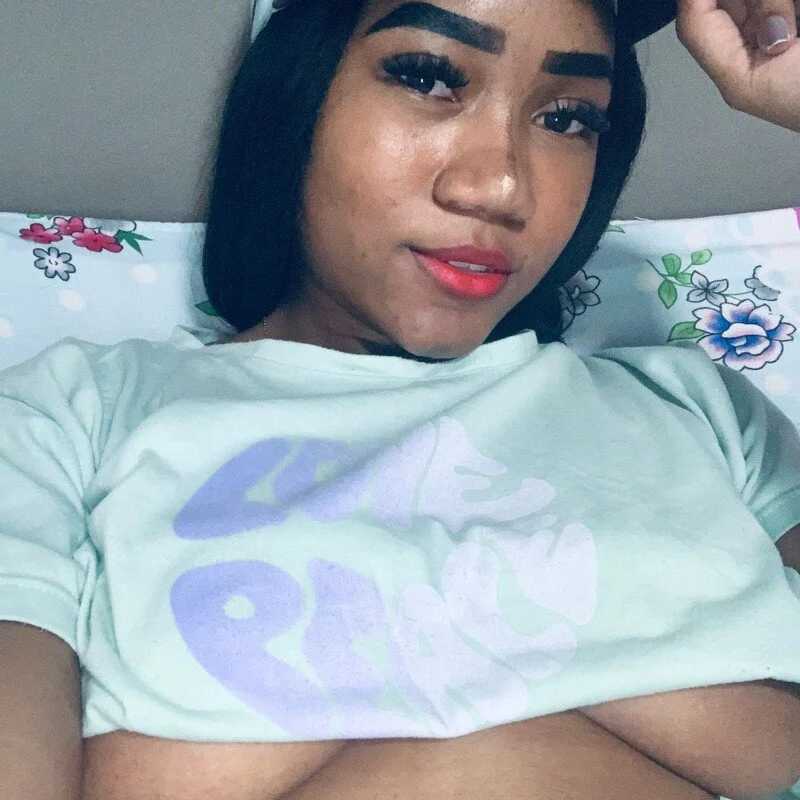 Emma_Arisha — FansOnlyX creator profile