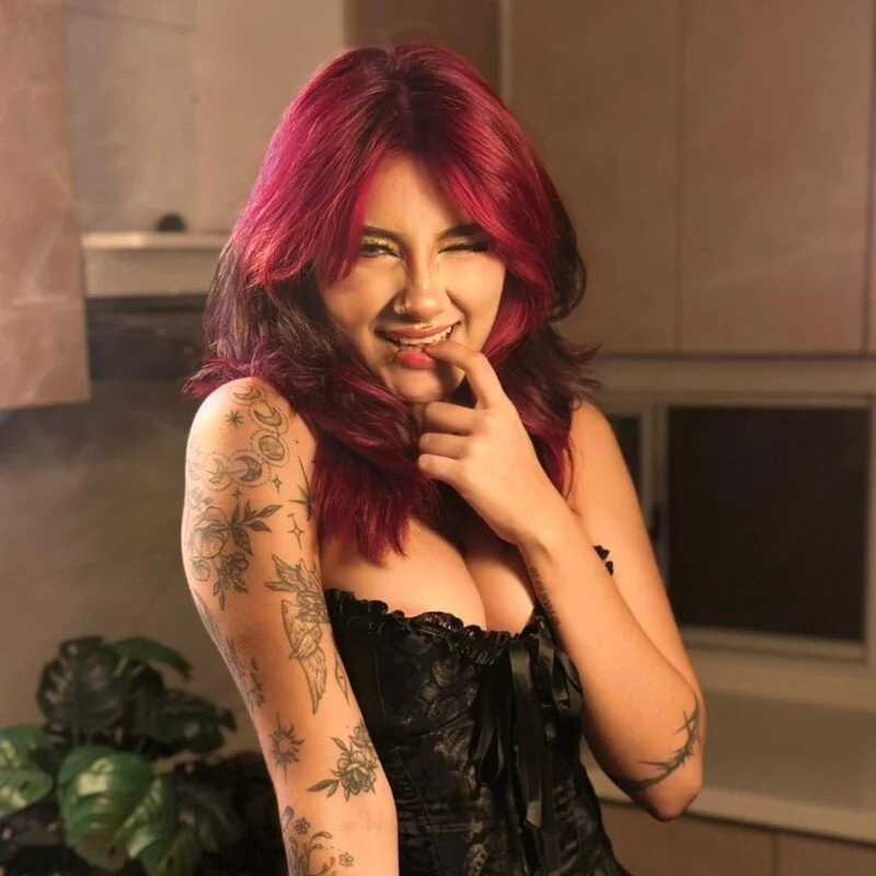 mia_cherryy — FansOnlyX creator profile