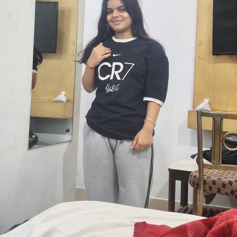 Nidhi_Shrma — FansOnlyX creator profile