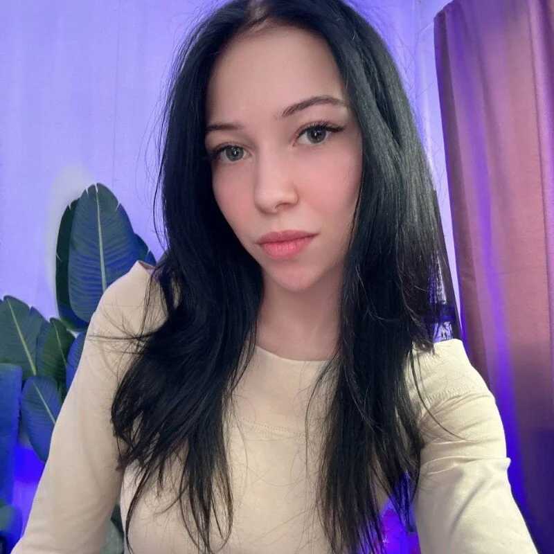 EvieLane — FansOnlyX creator profile