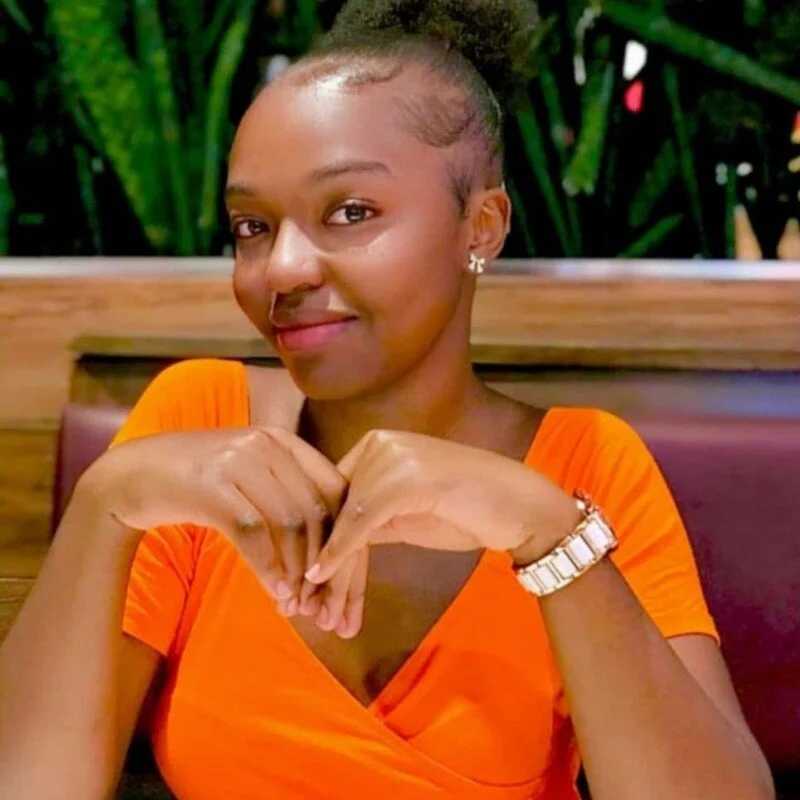 prettyaura — FansOnlyX creator profile