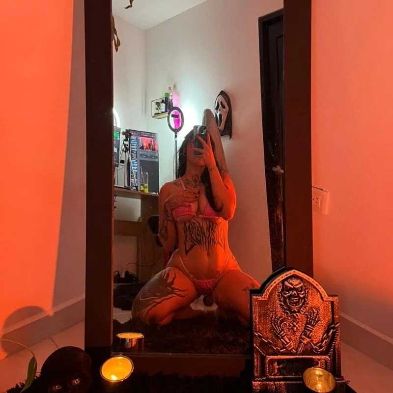 MissCharlottte_18 — FansOnlyX creator profile