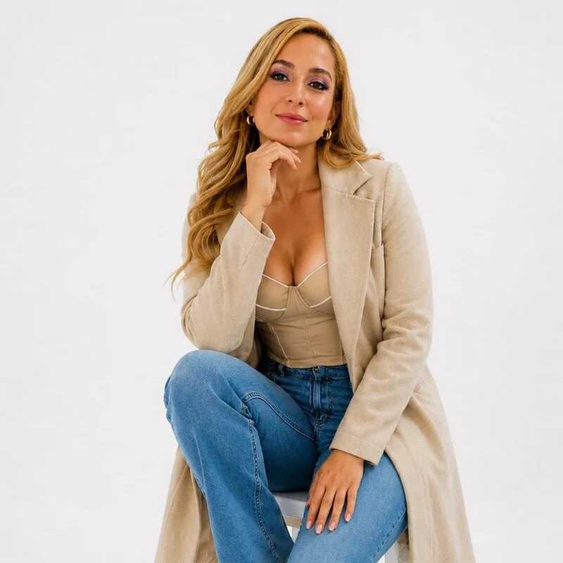bella_kiss_a — FansOnlyX creator profile