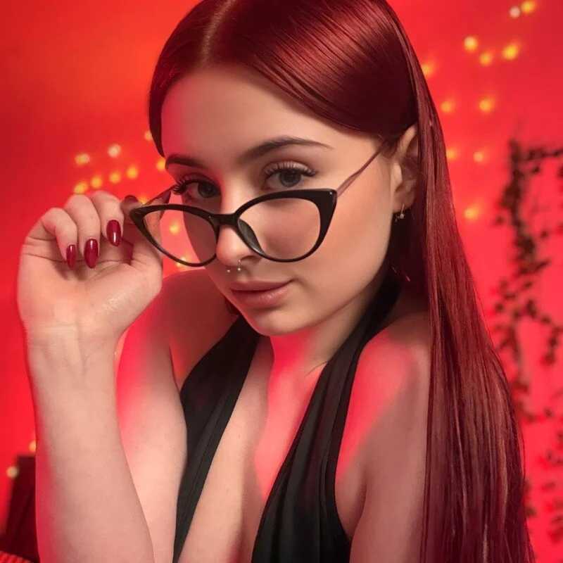 RozieRose — FansOnlyX creator profile
