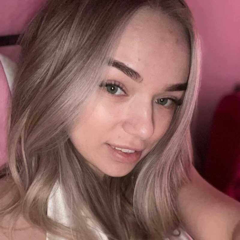 VirginChloe — FansOnlyX creator profile