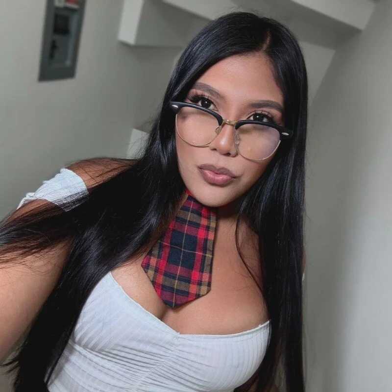 aleenavarro — FansOnlyX creator profile