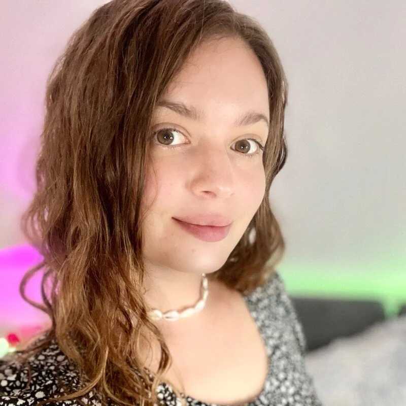 Carrolyna — FansOnlyX creator profile