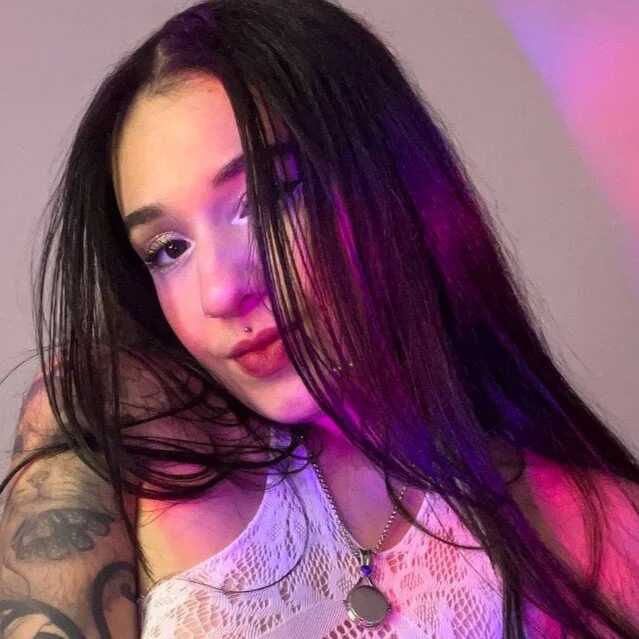 sara_frost — FansOnlyX creator profile