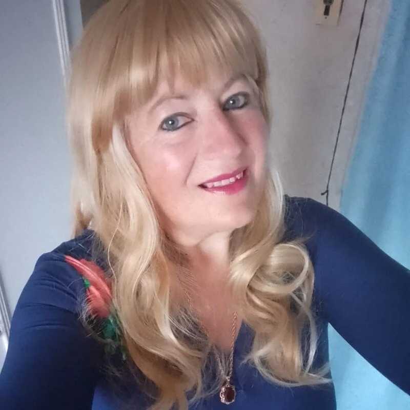 EmmaSwan555 — FansOnlyX creator profile