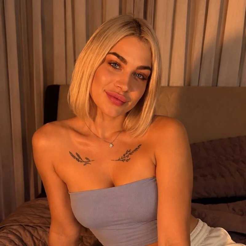 KissMeLola — FansOnlyX creator profile