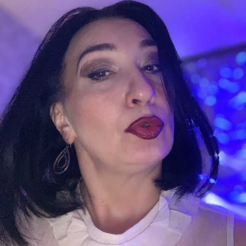 IamIris69 — FansOnlyX creator profile