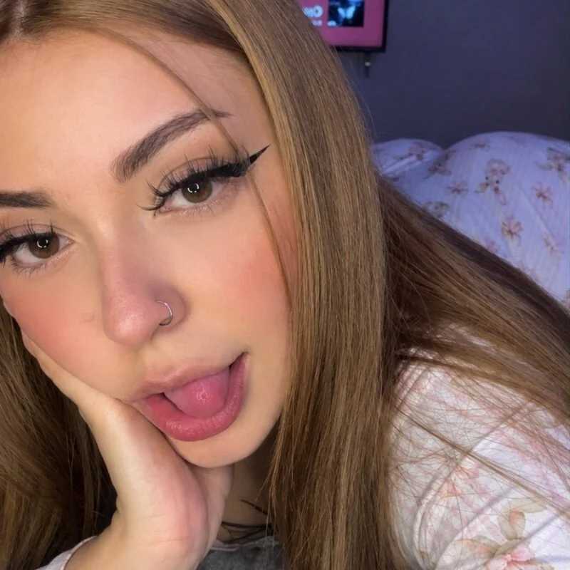 ailen-wood — FansOnlyX creator profile