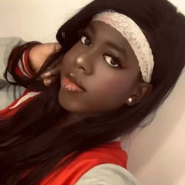 VICTORIAOBEY — FansOnlyX creator profile