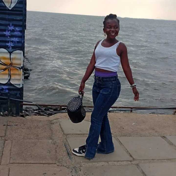 Little_curves — FansOnlyX creator profile