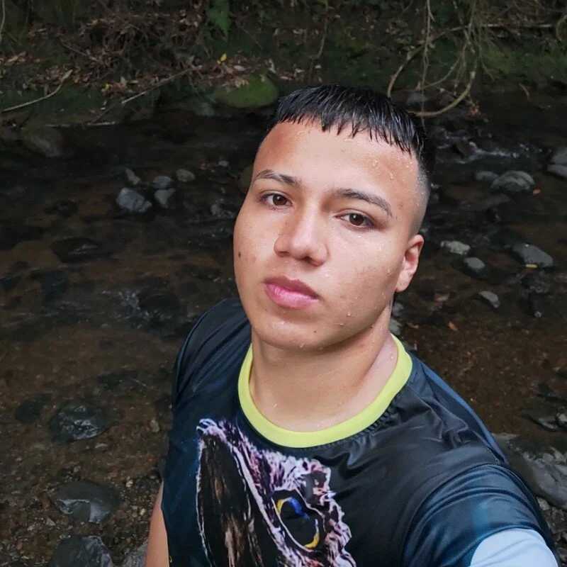 TuChico3n4 — FansOnlyX creator profile