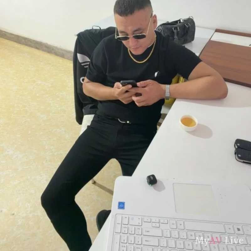 Xinl53800-Stripchat — FansOnlyX creator profile