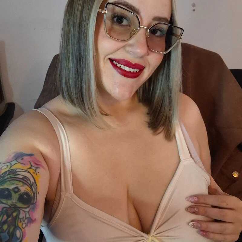 CurvyLust_x — FansOnlyX creator profile