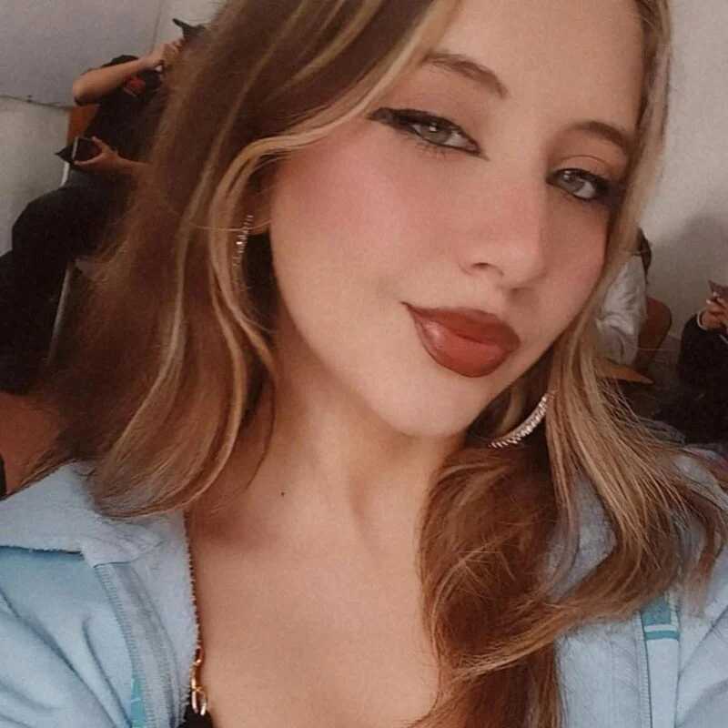 Emily_Evanss18 — FansOnlyX creator profile