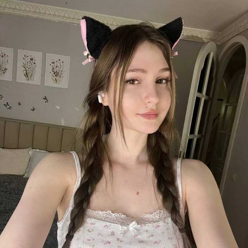 LeraKit — FansOnlyX creator profile