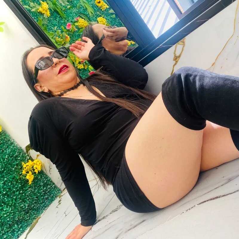 RoxyWilde — FansOnlyX creator profile
