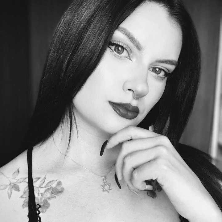 OphelianaRose33 — FansOnlyX creator profile