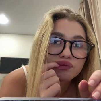 LynneKinn — FansOnlyX creator profile