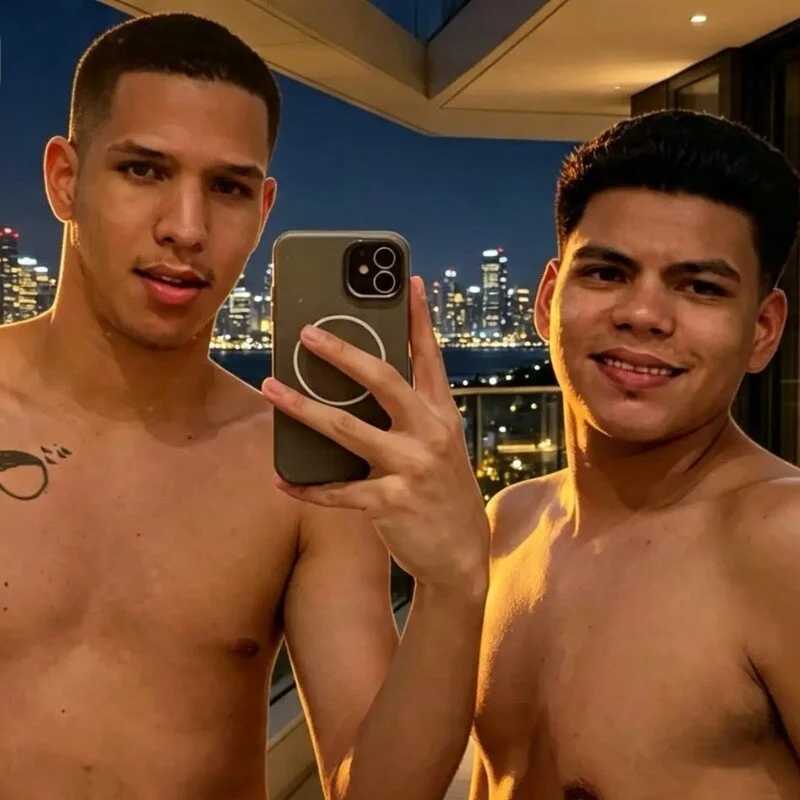 AXIMO_HOT_DUO — FansOnlyX creator profile