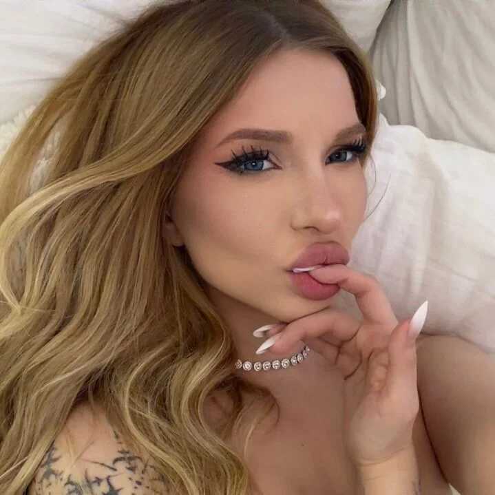 AriellaMelo_ — FansOnlyX creator profile