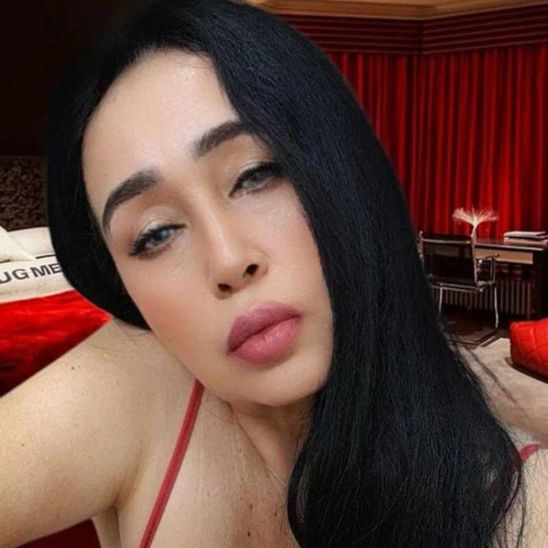 HorniestMilf — FansOnlyX creator profile