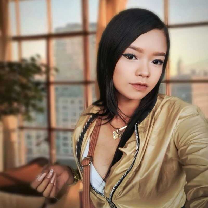 Lili_16 — FansOnlyX creator profile