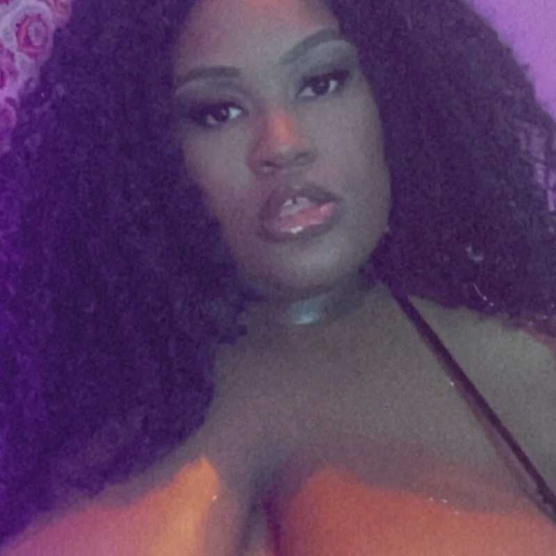 pretty_babee120 — FansOnlyX creator profile