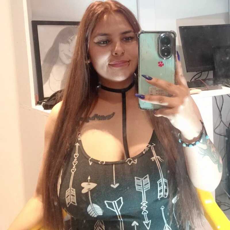 mia_-velve — FansOnlyX creator profile