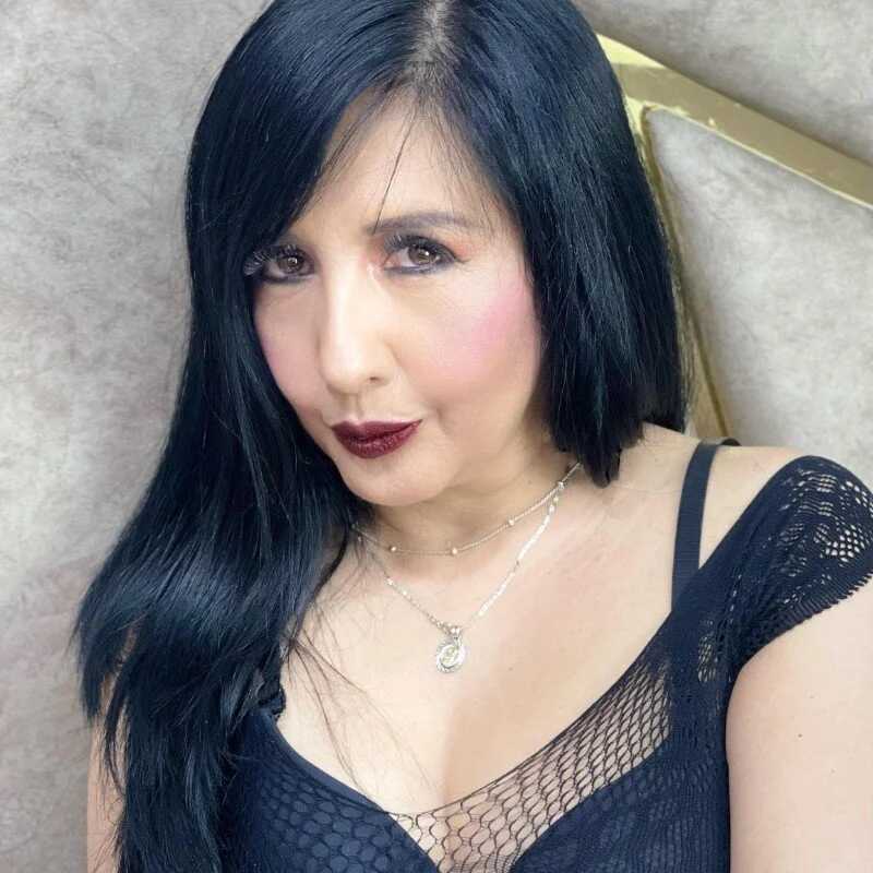 AgathaLeon — FansOnlyX creator profile