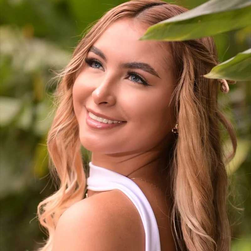 bella1207 — FansOnlyX creator profile