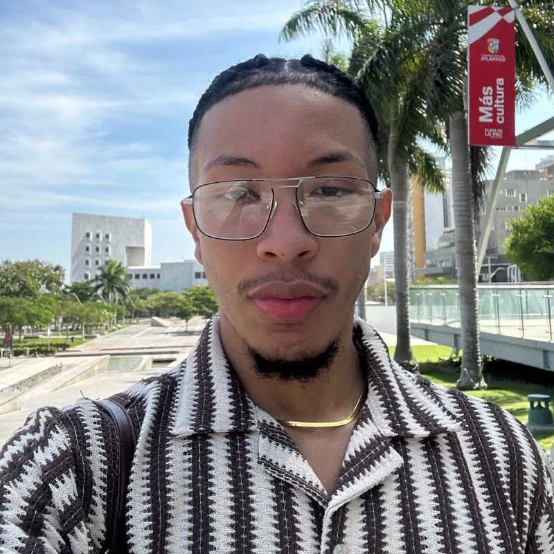 monroe_collins — FansOnlyX creator profile