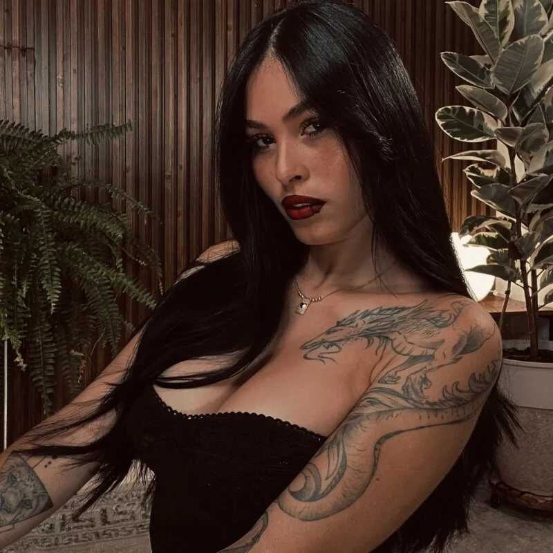 carolinerousev — FansOnlyX creator profile