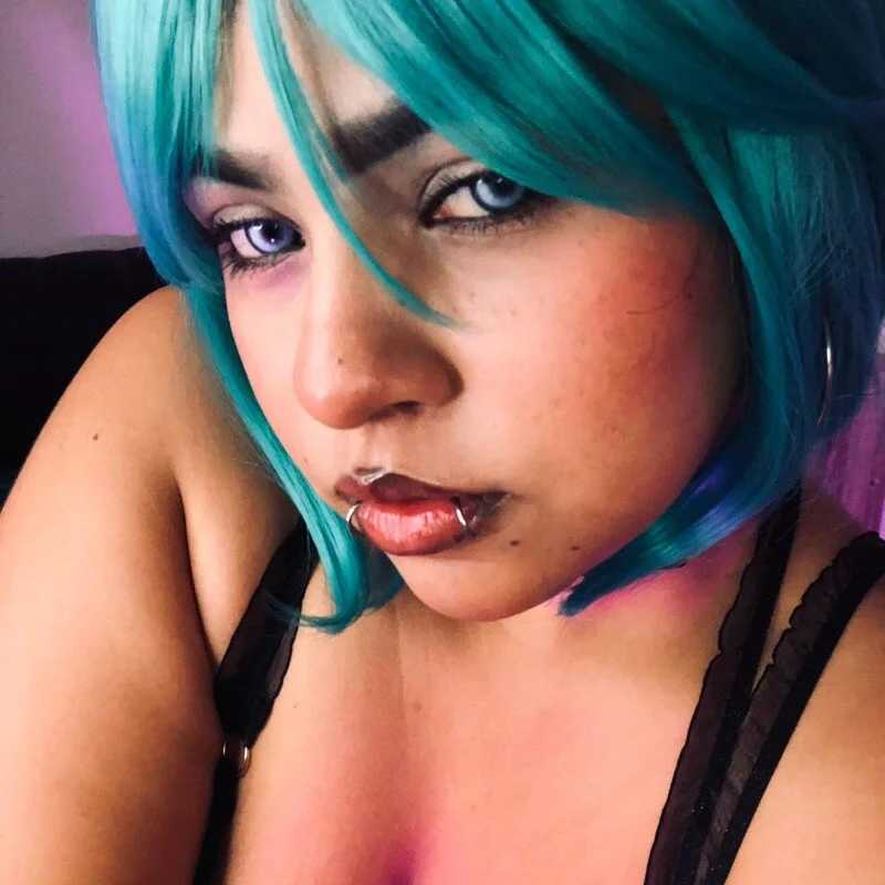 sharloth_0 — FansOnlyX creator profile