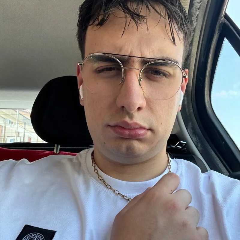 Simo_proietto — FansOnlyX creator profile