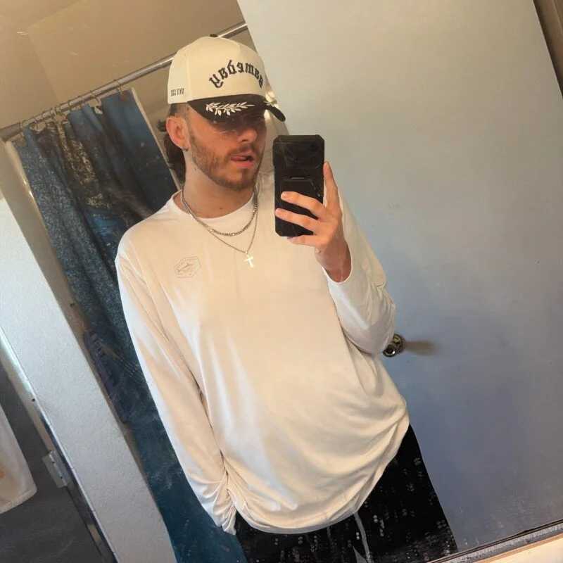 hungandcloudy — FansOnlyX creator profile