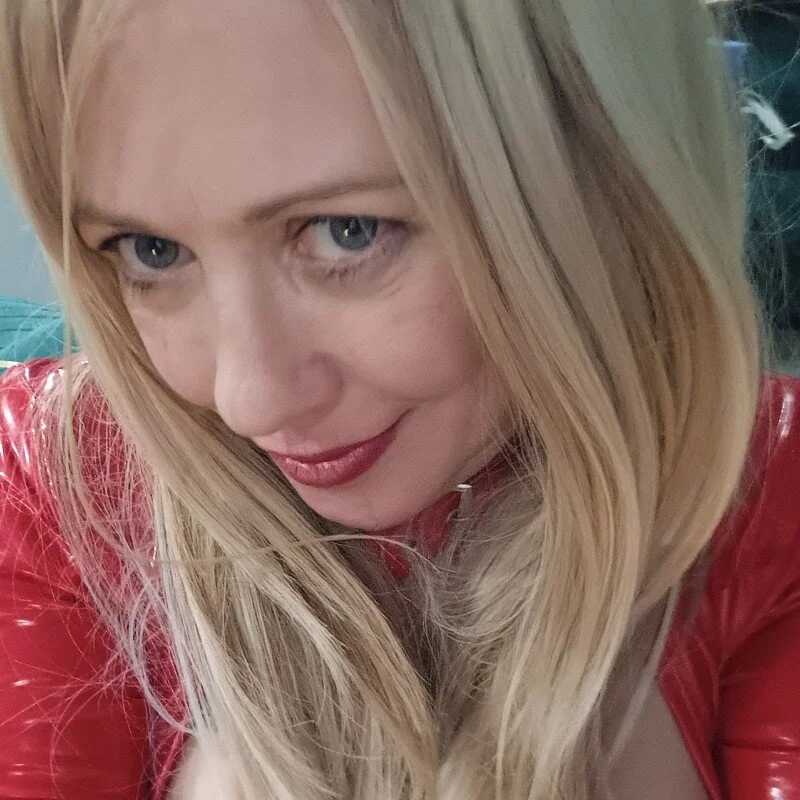 petite-salope-anglaise — FansOnlyX creator profile
