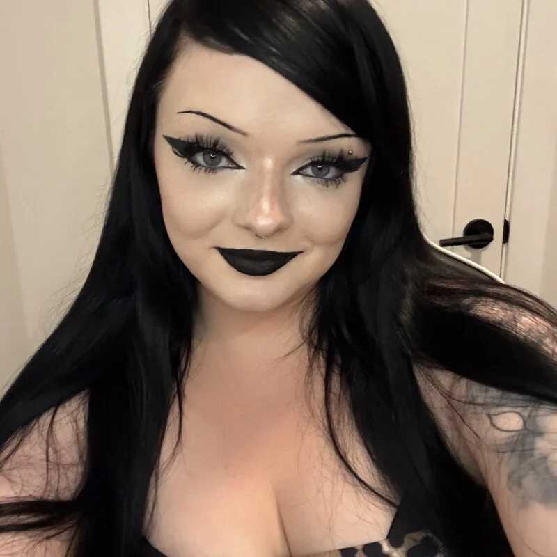 angelinpinkxo — FansOnlyX creator profile